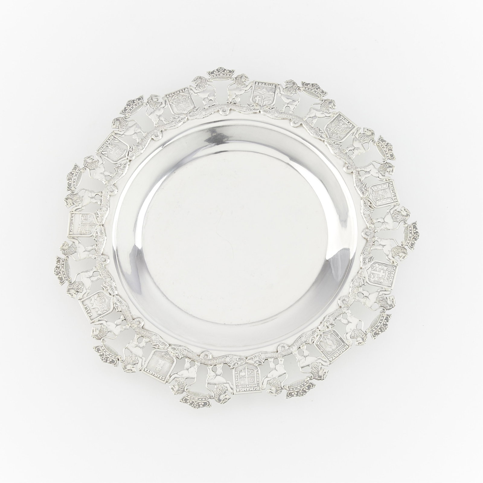 Colombian Pierced 900 Silver Platter 592.9 g: Colombian 900 silver platter, 20th century. With pierced rim featuring a repeating motif of two lions along either side of a seal bearing the name of a Colombian city. Marked "0900" twice along the un