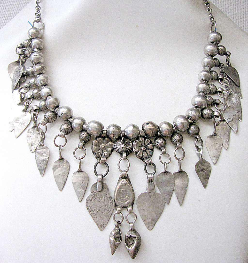 Ottoman Turkey tribal antique silver amulet necklace, 43 gr.: Ottoman Turkey tribal antique silver amulet necklace, 43 gr. Tested for silver by acid. Length: 45 cm. (17.7 inches) Length of central part: 21 cm. (8.2 inches) Height in the middle: 6 cm. (2.3 inches