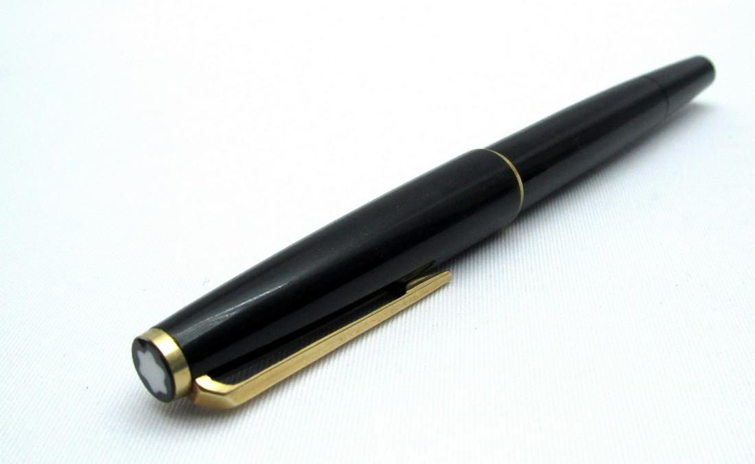 Fountain pen made by Montblanc, model 320 (1 of 4)