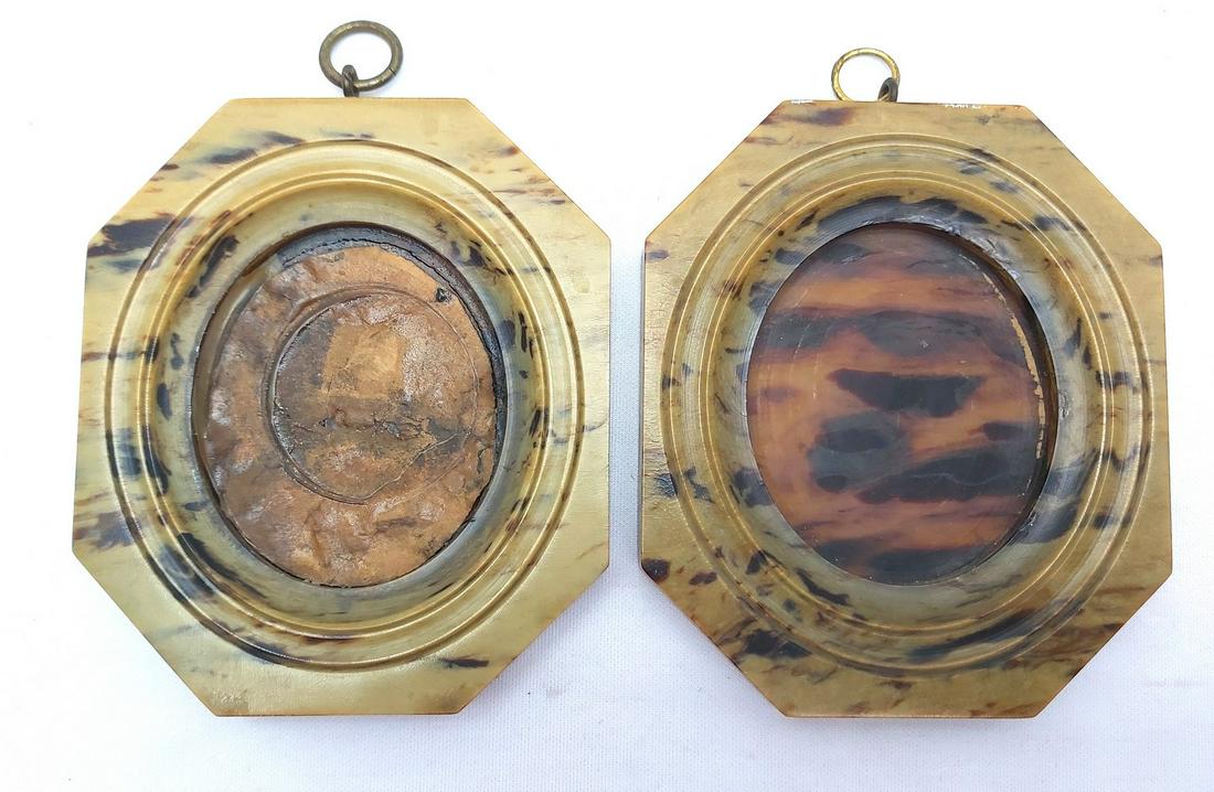 A Pair Of Frames For Art Deco Miniatures Made Of Bakelite (1 of 5)