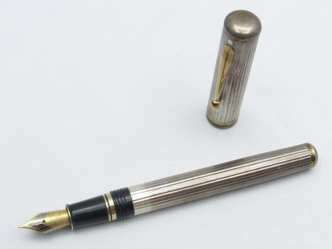 Fountain pen made by Sheaffer, Grand Connaisseur model (1 of 6)