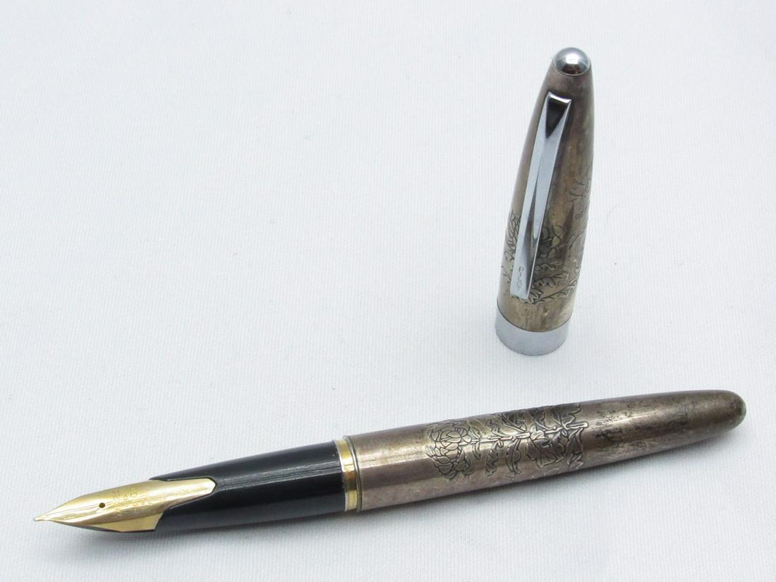 Fountain pen made by Pilot, silver body (1 of 7)