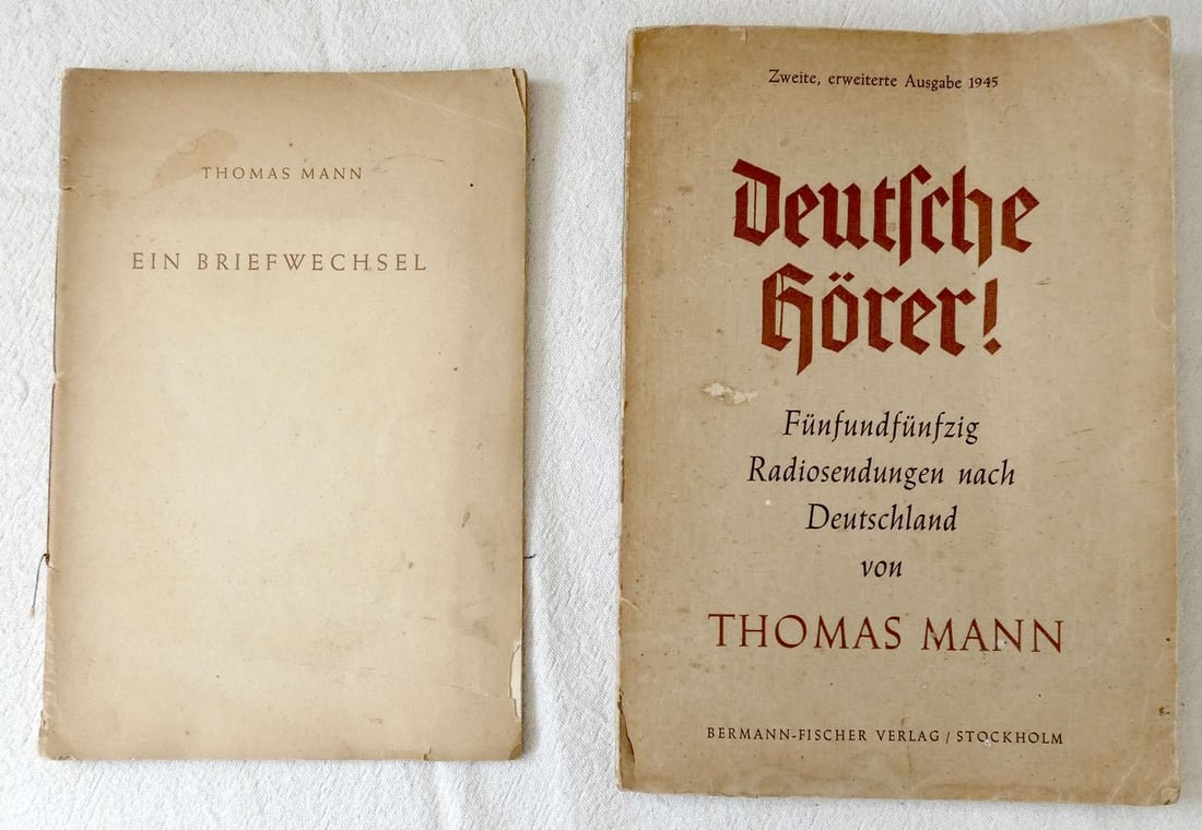 2 old books of Thomas Mann: Ein Briefwechsel, 1937; Deutsche Hoerer, 1945, in German: 2 old books of Thomas Mann: Ein Briefwechsel, 1st ed., 1937; Deutsche Hoerer, 1945, in German 1. Ein Briefwechsel Zuerich: Oprecht, 1937, 9. -15. Tausend, 16 pages. Soft Cover, 23 x 16 cm. Condition: