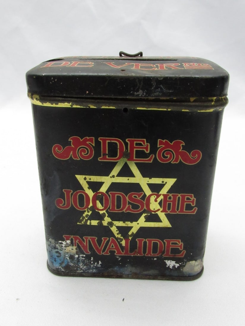 Early Dutch Donation Charity Box for Disabled Jewish WWI Soldiers (For a Jewish Hospital): Early Dutch Donation Charity Box for Disabled Jewish WWI Soldiers (For a Jewish Hospital), beginning of 20th century, decorated with a color print inscription â€˜De Joodsche Invalideâ€™ (The 