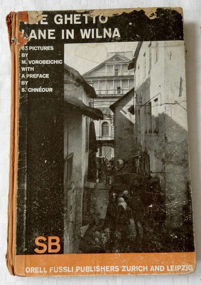 Moshe Raviv-Vorobeichic (Moi Ver) Autograph on: â€œThe Ghetto Lane in Wilnaâ€, 65 avant-garde (1 of 20)