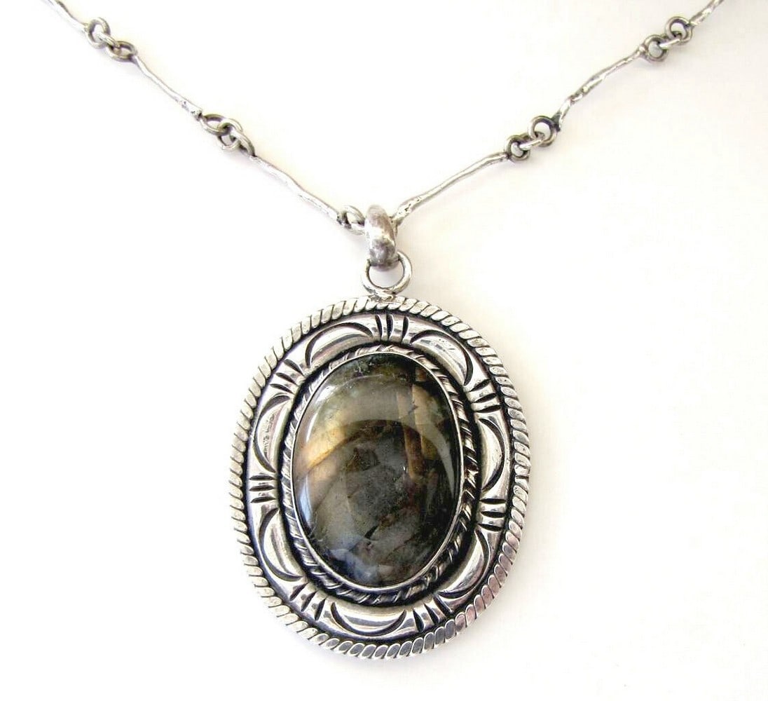 Vintage silver sterling 925 and labradorite engraved necklace, total weight: 35 gr. (1 of 13)