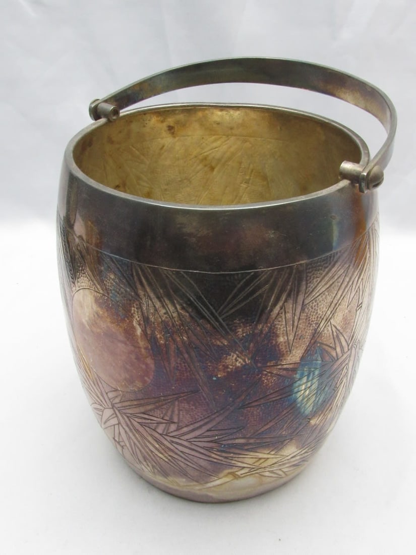 An old "Champagnier" ice bucket: An old "Champagnier" ice bucket, Far East, 20th century, designed in the form of a carrying barrel and decorated with bamboo pattern engravings, with a carrying handle, interior with a bottom for a bo