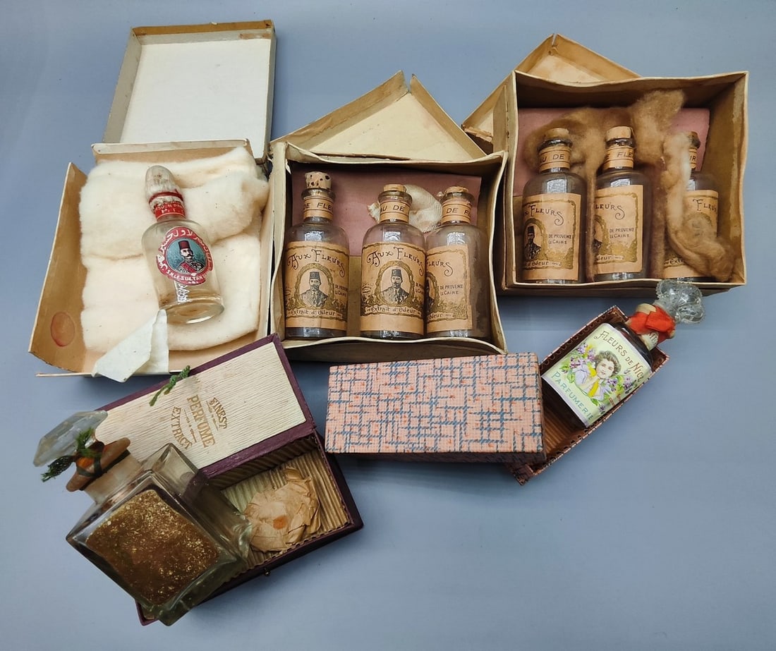 Special! From the evacuation of a warehouse that has not been opened since the mandate period! A (1 of 6)