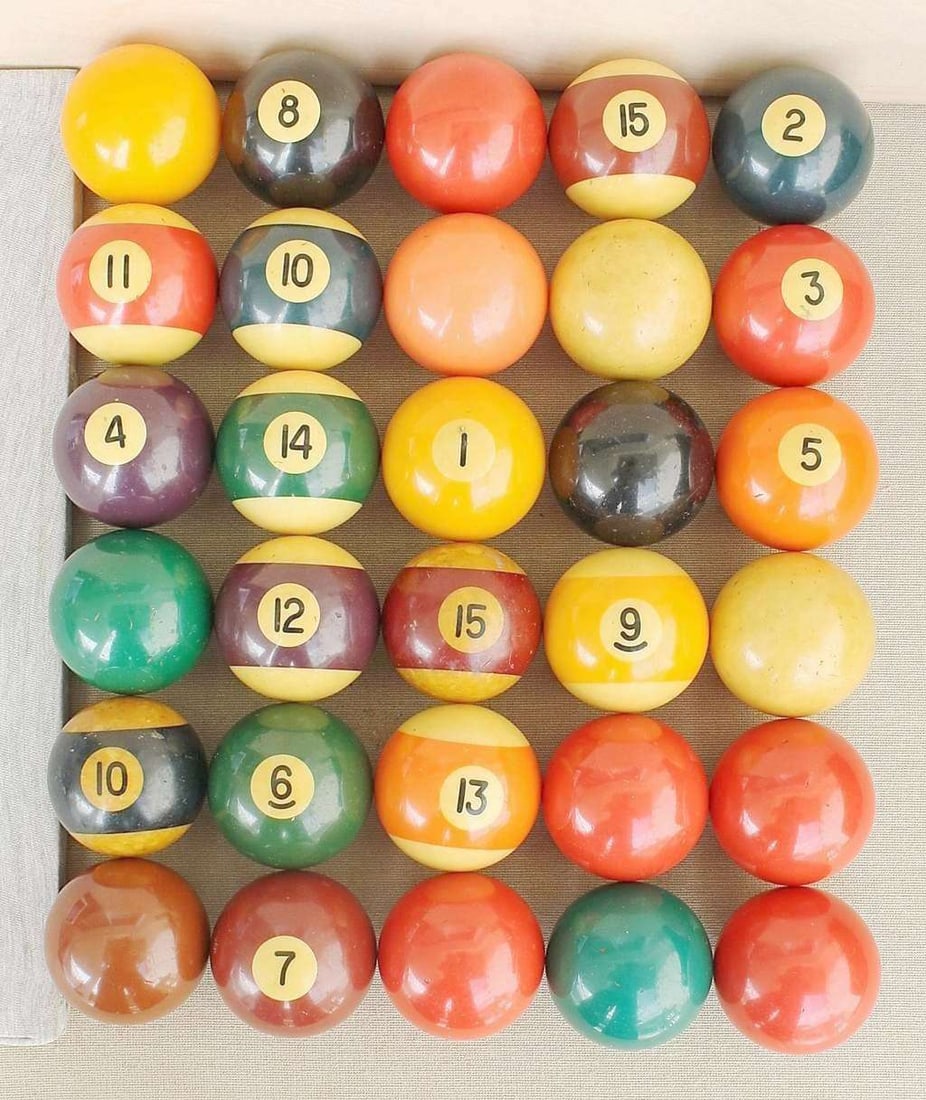 Art deco massive multi colored Bakelite 30 billiards balls, 3750gr., tested: Art deco massive multi colored Bakelite 30 billiards balls, total weight: 3750gr., tested Tested for bakelite by simichrome. DIAMETER:. 5cm. (1.9 inches) LIGHT USE WEAR. SOME BALLS WITH STAINS
