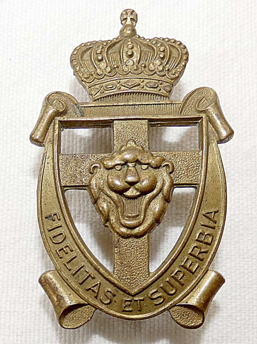Belgian Crown “Fidelitas et Superbia?? Army Military Cap Badge Cockade with Lion Emblem Insignia. (1 of 3)