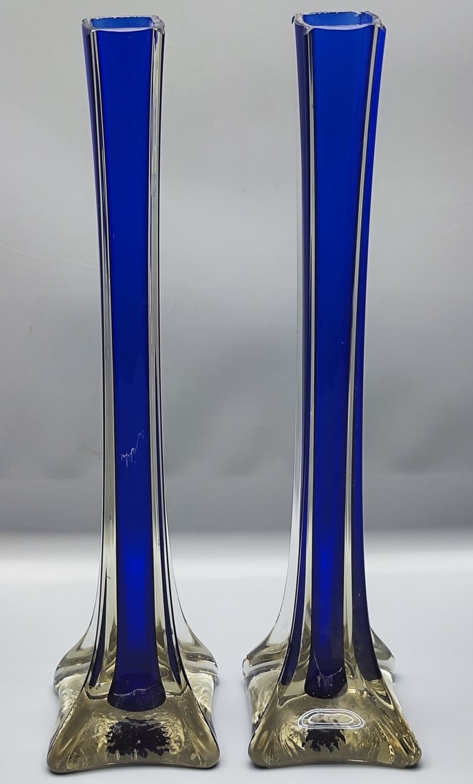 A pair of tall Italian Murano glass vases (1 of 11)