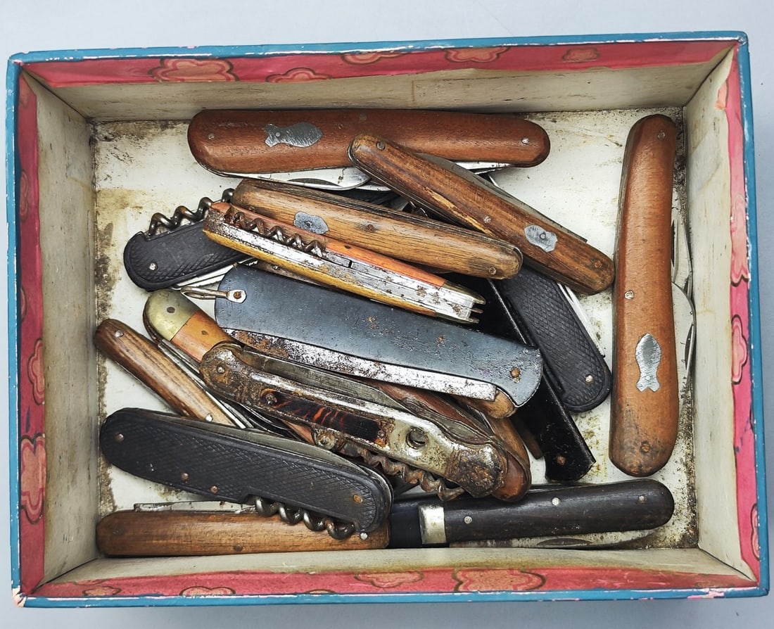 Special! From the evacuation of a warehouse that has not been opened since the mandate period! An (1 of 3)