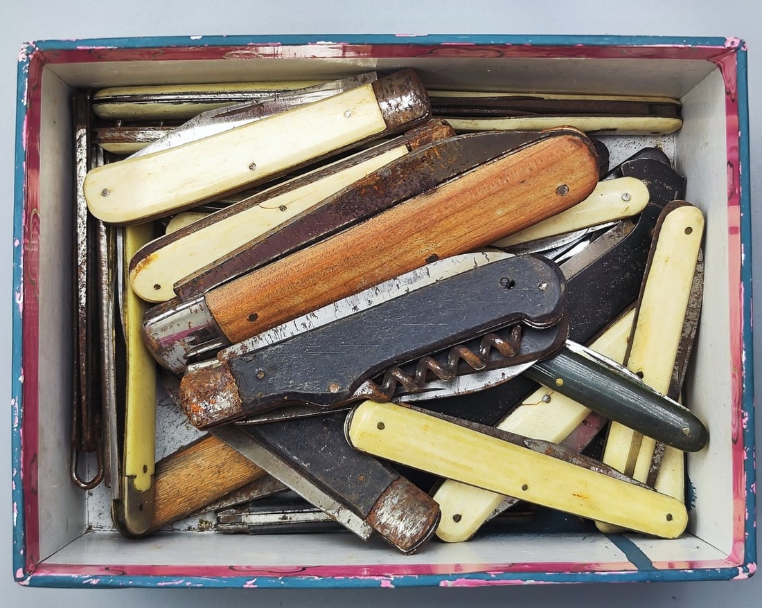 Special! From the evacuation of a warehouse that has not been opened since the mandate period! An (1 of 3)