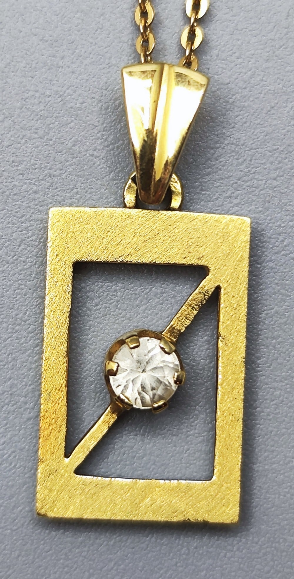 9K gold chain and 14K gold pendant inlaid with zircon (1 of 4)