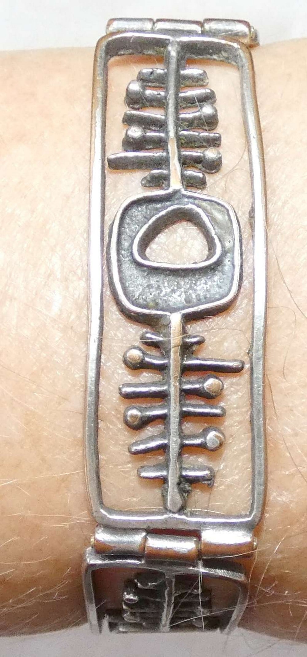 Navajo Native American Ethnic Totem silver plated fish skeleton link bracelet. (1 of 4)