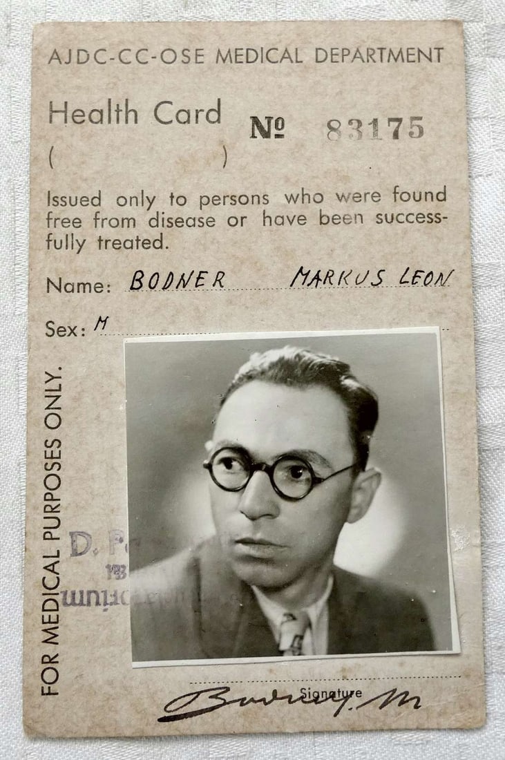 DP Camp for Jewish survivors of the Holocaust Leipheim, Health Card of a Jew Markus Leon Bodner,: DP Camp for Jewish survivors of the Holocaust, Leipheim Health Card of a Jew Markus Leon Bodner, 26.1.1949, Bavaria, Germany With two dates: 15.X.1948 and 26.1.1949 Photo, size: 12.2 x 7.6 cm. (4.8 x 