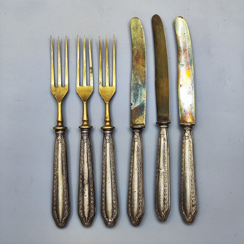 Pieces of antique fruit serving cutlery with silver handles (1 of 6)