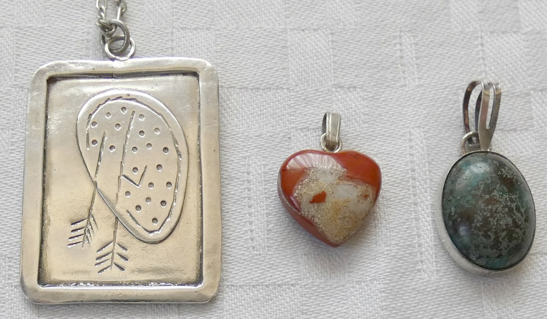 Lot of 3 vintage silver sterling jewelry items: necklace and 2 gemstone pendants, total weight: 14 (1 of 6)