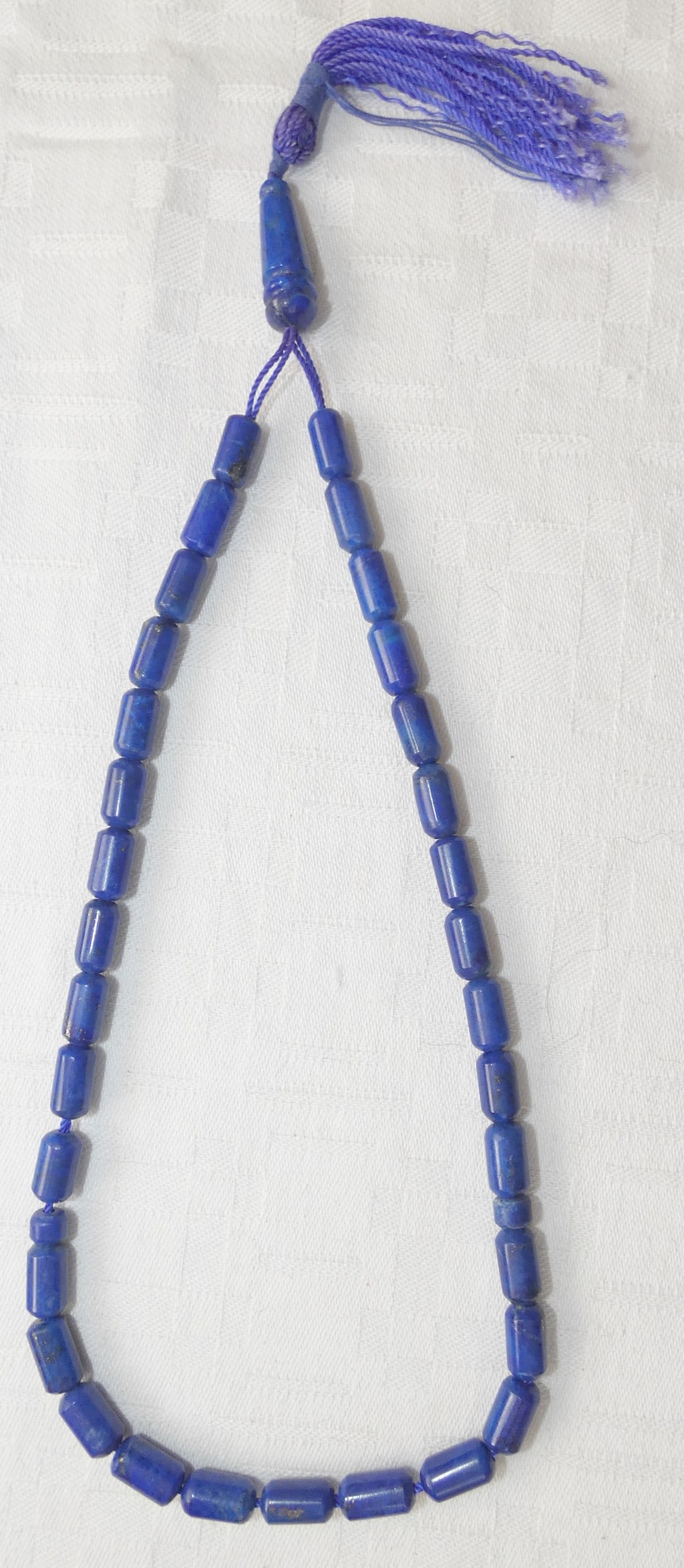 Islamic Antique carved lapis lazuli 33 prayer beads misbaha, 22 gr.: Islamic Antique carved lapis lazuli 33 prayer beads misbaha, weight: 22 gr. Size of bead: 1 x 0.5 cm. (0.39 x 0.19 inches) Hand crafted