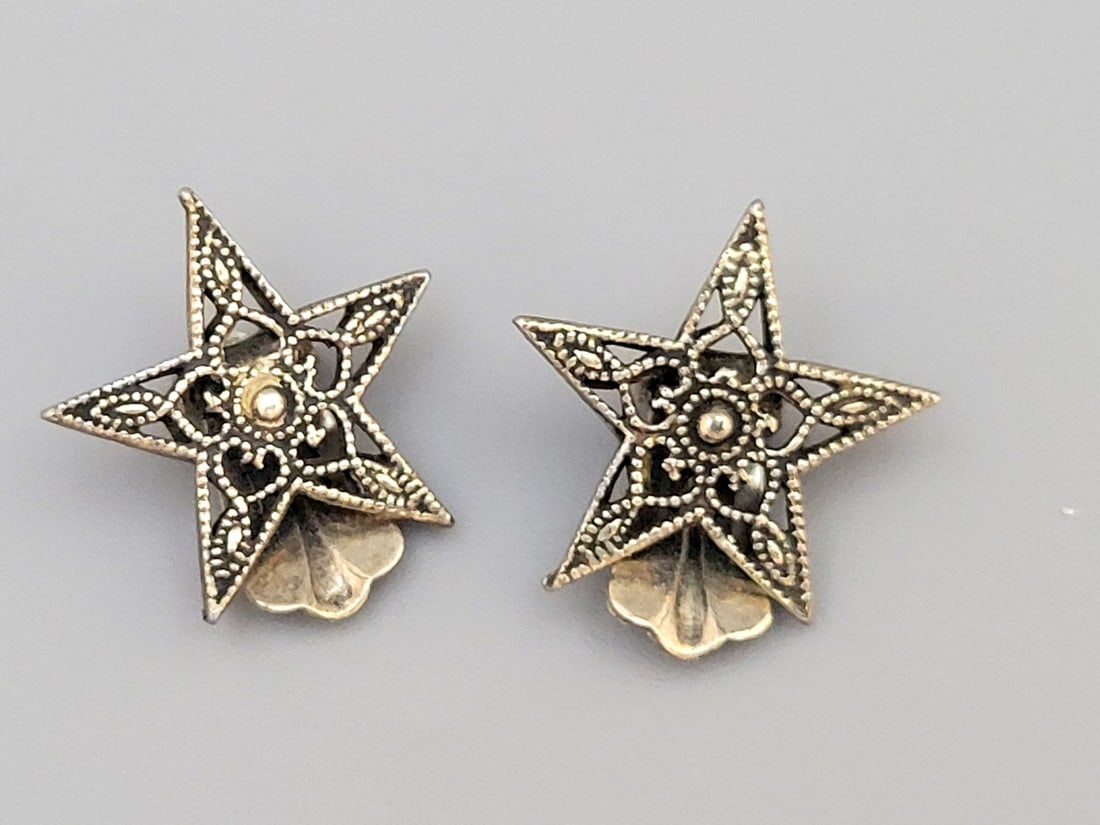 Pair of filigree gold and silver "Stars" earrings (1 of 4)