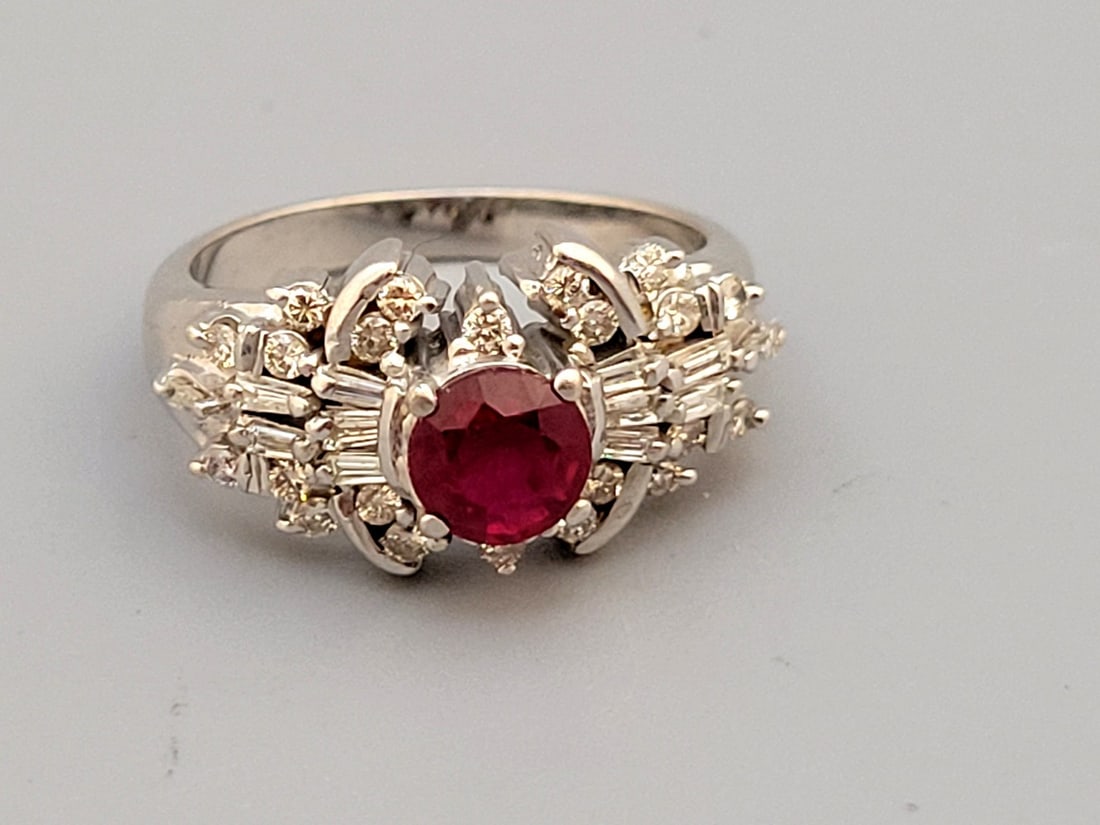 Impressive 14K white gold ring set with rubies and diamonds (1 of 4)