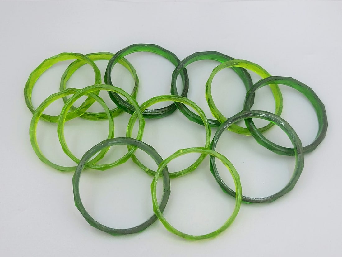 An assortment of 12 identical Art Deco glass bangle bracelets (1 of 7)