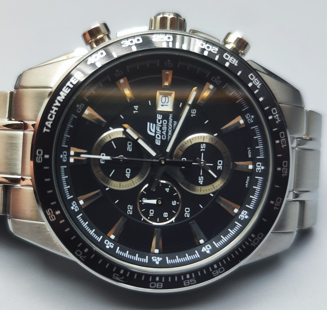 Elegant chronograph wristwatch made by Casio, Edifice model (1 of 5)