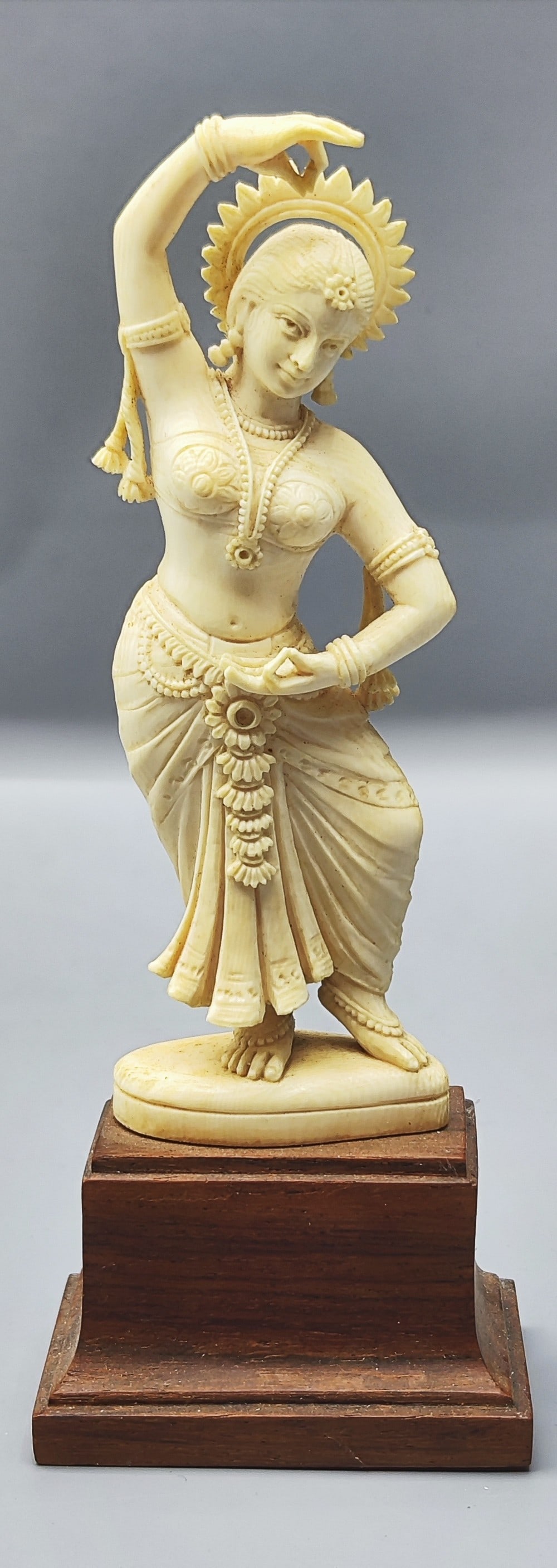 Old Indian carved "goddess/dancer" figurine (1 of 4)