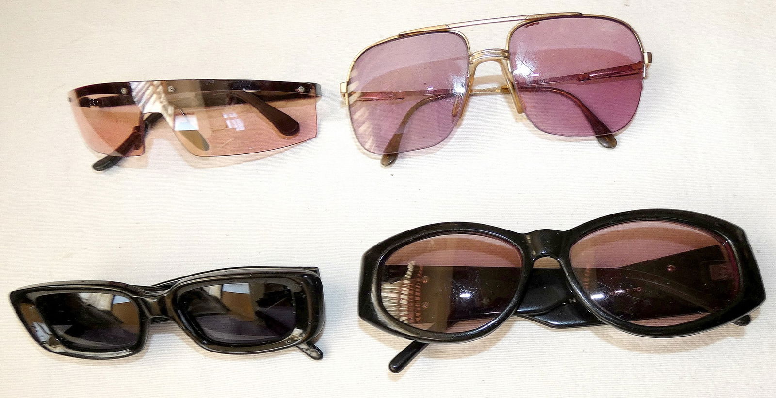 Lot of 4 vintage sunglasses: Gucci, Chanel, Lacoste and other one. Different condition: Lot of 4 vintage sunglasses: Gucci, Chanel, Lacoste and other one. Different condition