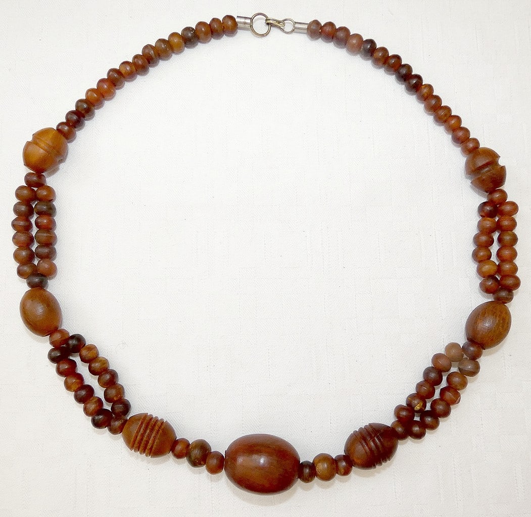 Art Deco Carved Bakelite Bead Necklace (1 of 5)