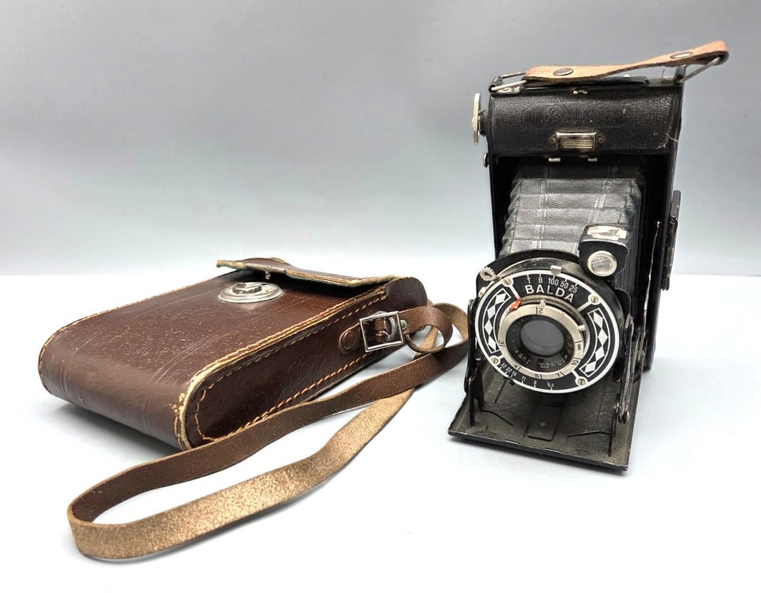 Antique German Accordion Camera Made by Balda Juwella (1 of 8)