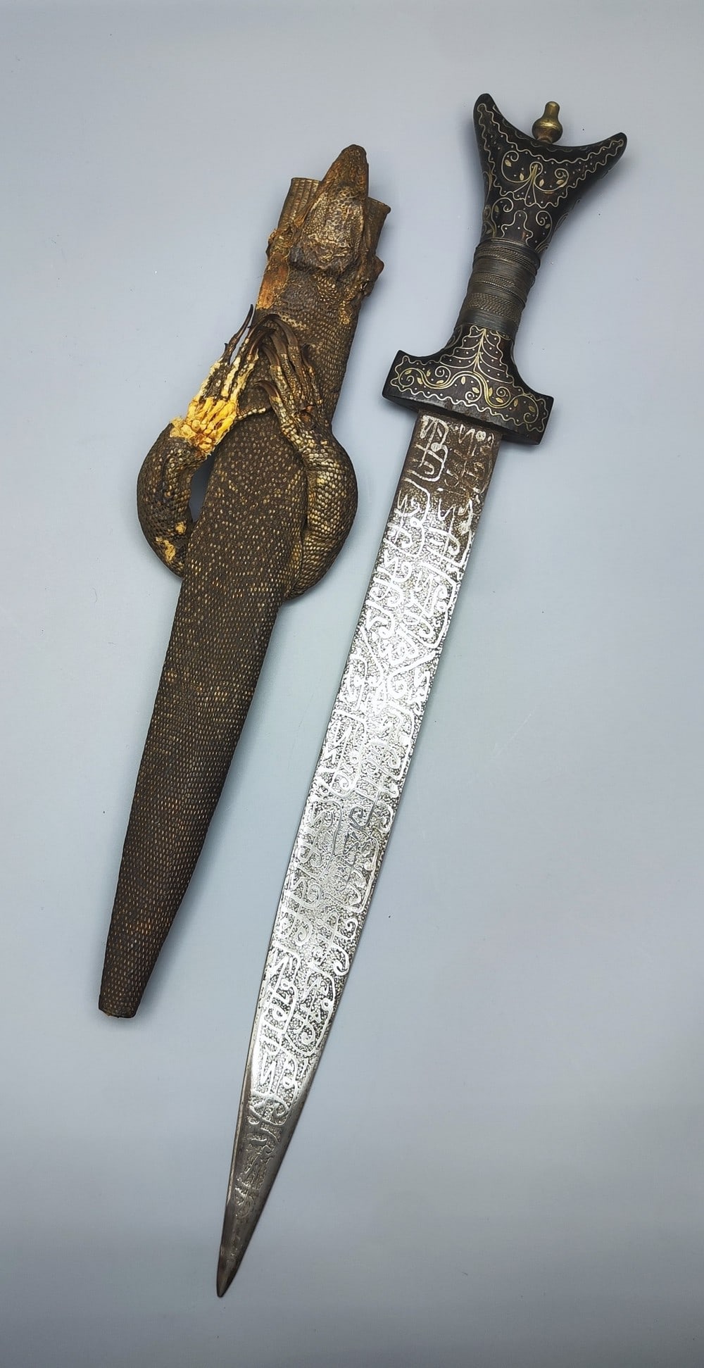 Antique African short sword (1 of 14)