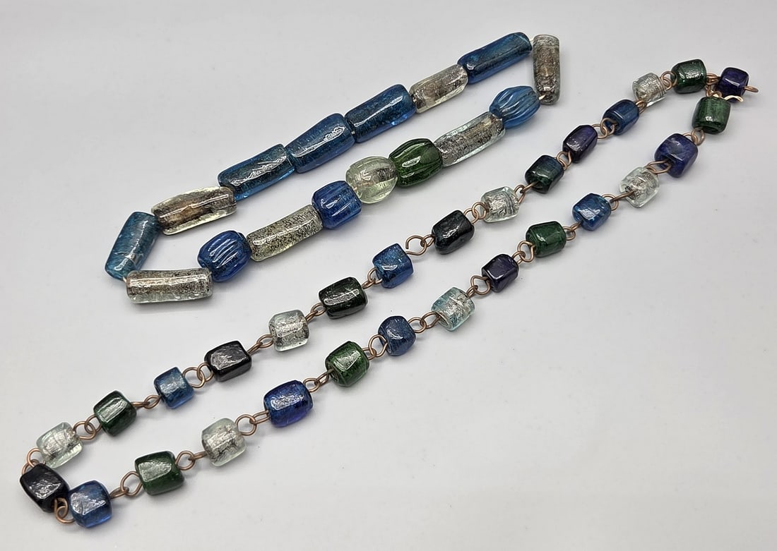 Lot of 2 vintage massive glass bead necklaces (1 of 4)