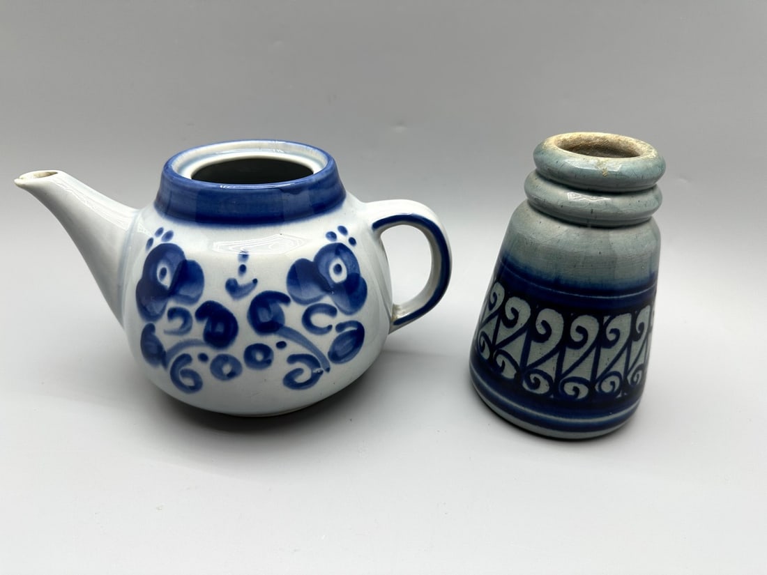 Lot of 2 vintage Israeli ceramic items (1 of 7)