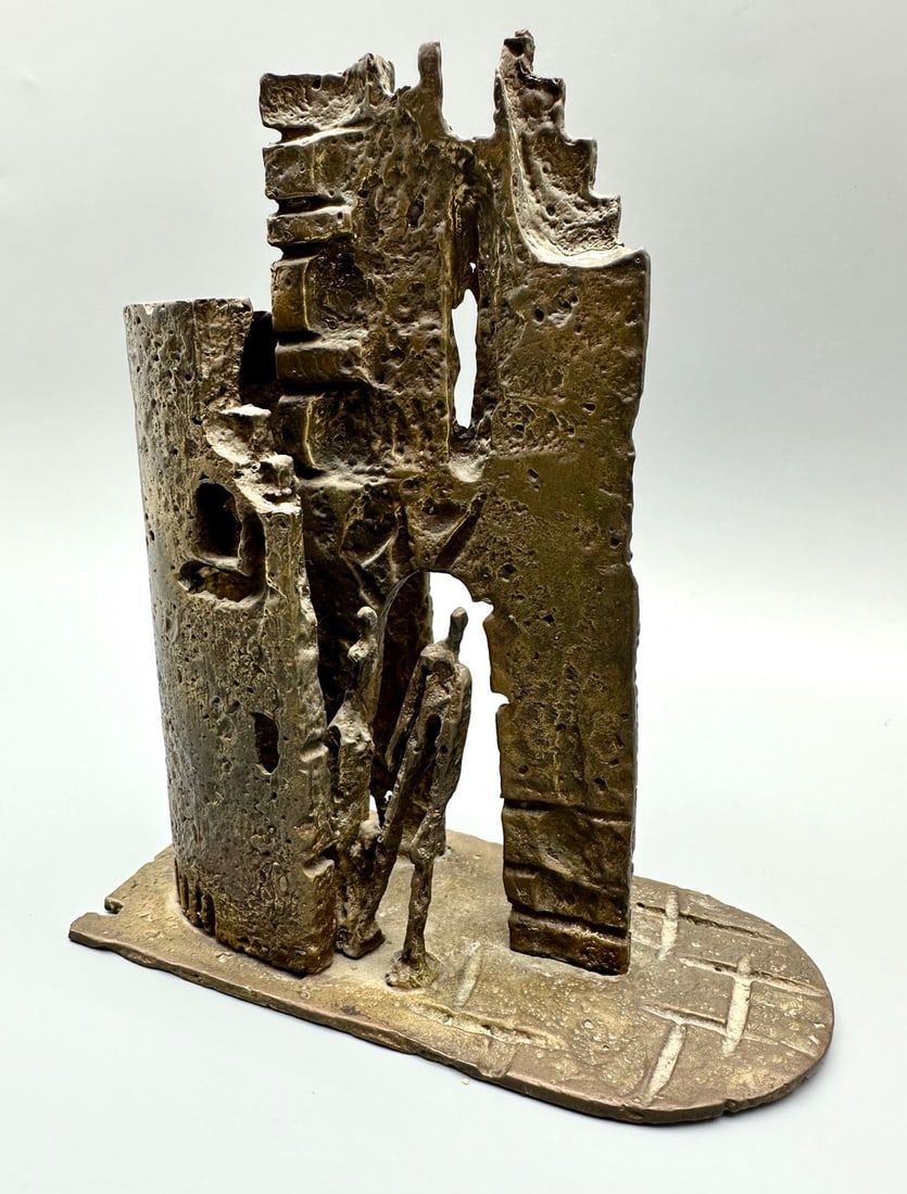 Aharon Bezalel (1925-2012), figures at the gate of the Old City of Jerusalem: Aharon Bezalel (1925-2012), figures at the gate of the Old City Wall Jerusalem, quality cast bronze statue, brown-gilt patina, unsigned (came from a studio that worked with the artist during his lifet