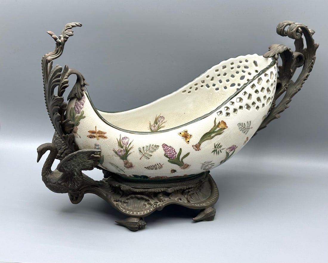 Impressive and large ceramic and bronze centerpiece in the Art Nouveau style (1 of 13)