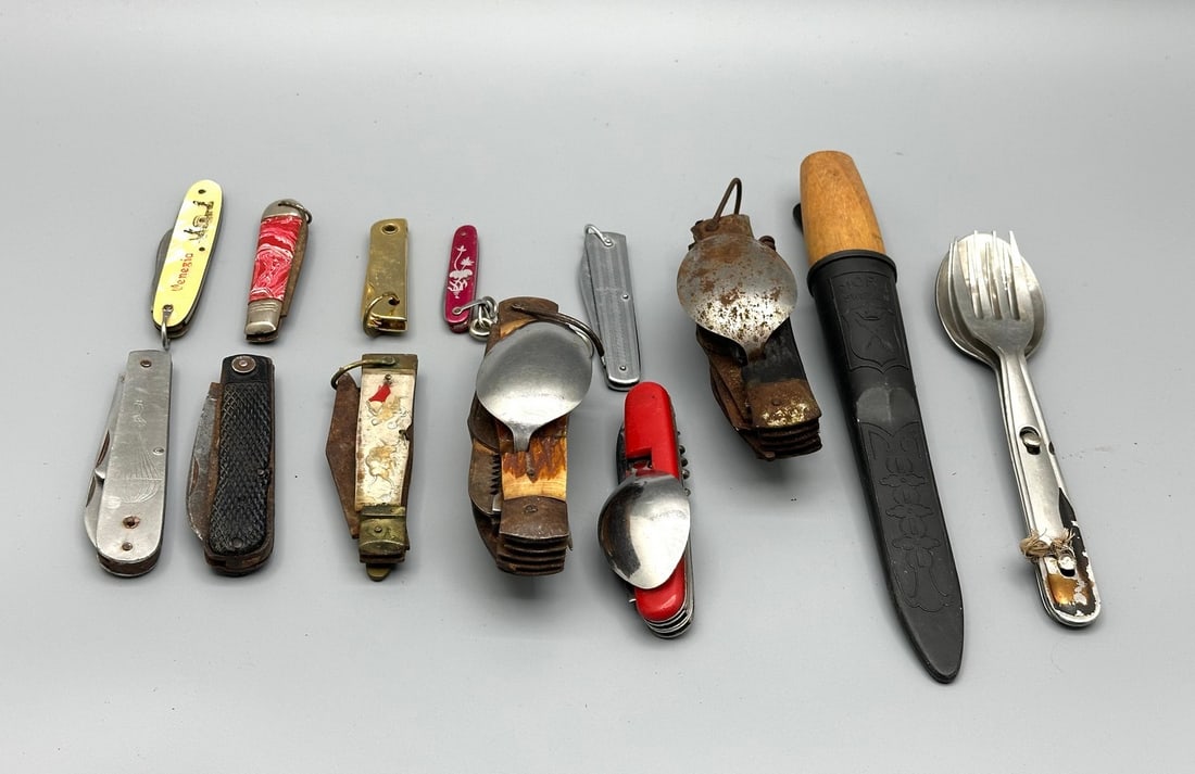Assortment of 13 pocket knives, old/vintage camping tools (1 of 20)