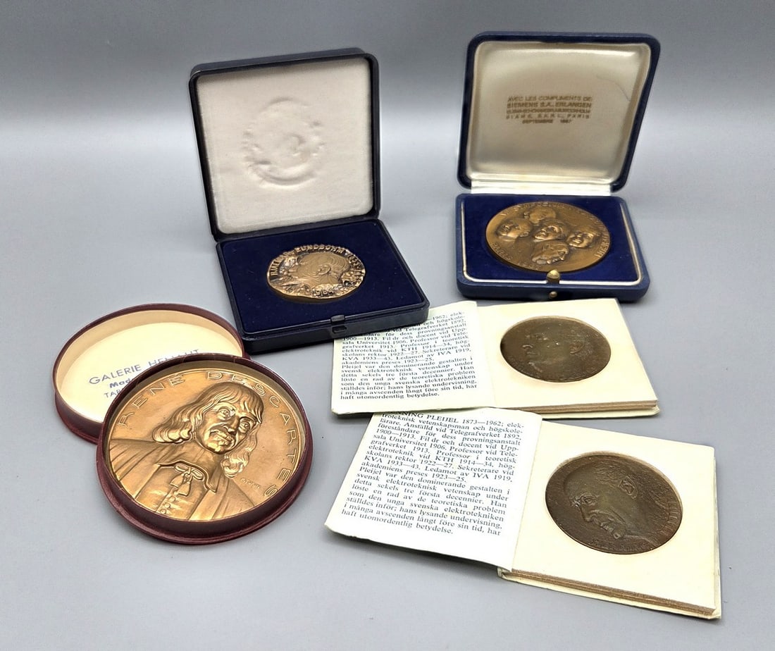 Assortment of 5 bronze medals for scientists - Sweden/France (1 of 11)