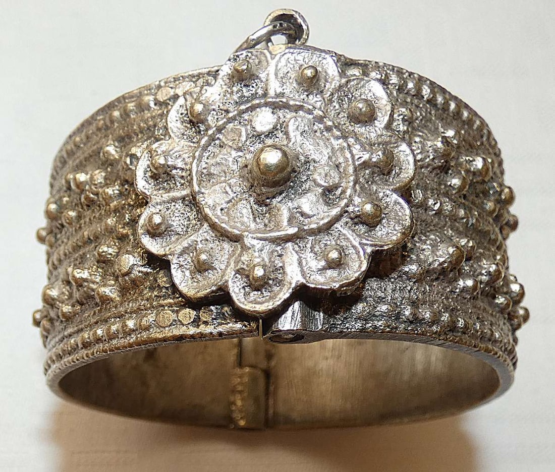 Bedouin Antique Tribal Silver Bangle Bracelet, Weight: 84 gr., 19th cen. (1 of 6)