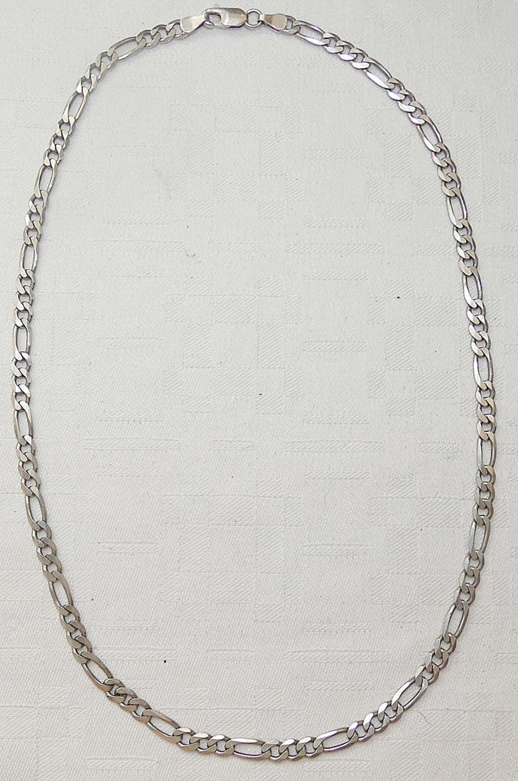 Italy Vintage Silver Sterling 925 Chain, Weight: 14 gr.: Italy Vintage Silver Sterling 925 Chain, Weight: 14 gr. Length: 45 cm. (17.7 inches Width: 4.5 mm.