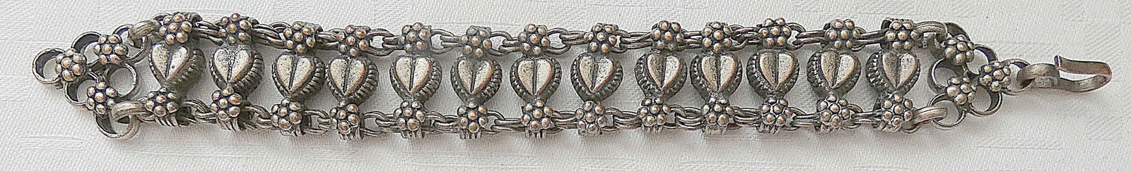 Indo-Persian Antique Silver Plated Link Chain Bracelet, Weight: 38 gr.: Indo-Persian Antique Silver Plated Link Chain Bracelet, Weight: 38 gr. Length: 18 cm. (7 inches) Width: 2 cm. (0.8 inches Hand crafted, engraved, braided