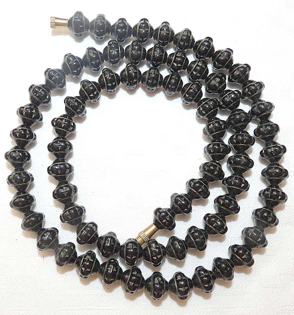Art Deco Cut Art Glass Black Bead Necklace, 50 gr.: Art Deco Cut Art Glass Black Bead Necklace, 50 gr. Length: 60 cm. (23.6 inches) Diameter of bead: 8.5 mm.