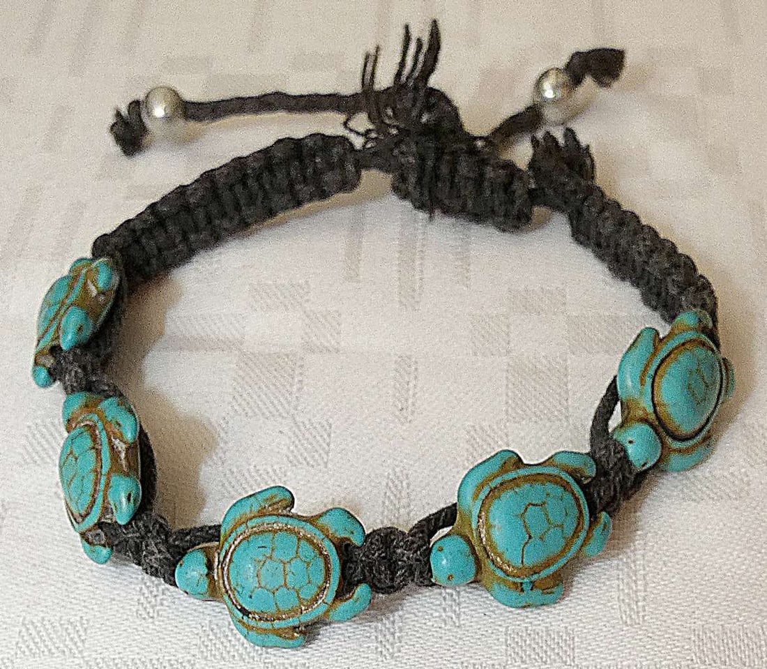China Antique Carved Turquoise Tortoise Braided Bracelet.: China Antique Carved Turquoise Tortoise Braided Bracelet. Size of tortoise: 18 x 14 mm. Clasp is damaged