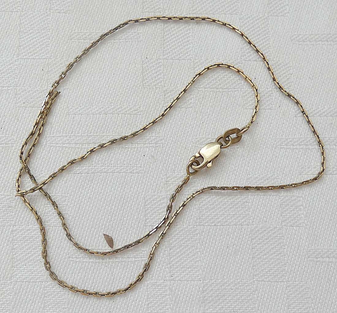 Vintage Gold 58 (585) 14k Part of Chain, Weight: 2.1 gr., Signed by Maker: Vintage Gold 58 14k Part of Chain, Weight: 2.1 gr., Signed by Maker Length: 35.5 cm. (13.9 inches) "58 yellow gold" or "585 gold" — this is 14K yellow gold If the product is mark