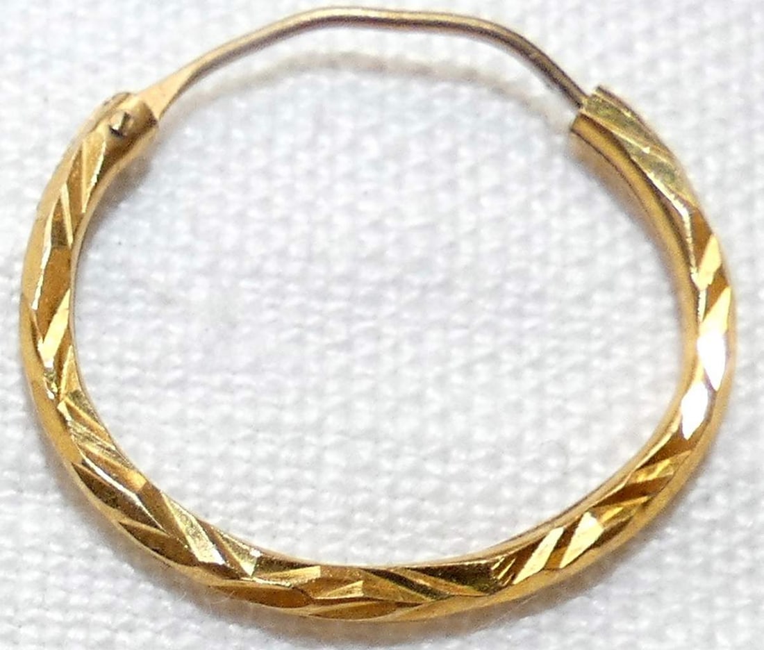 Yellow Gold 14k Vintage Single Gypsy Earring, Weight: 0.3 gr.: Yellow Gold 14k Vintage Single Gypsy Earring, Weight: 0.3 gr. Diameter: 1.8 cm. (0.7 inches) Tested for gold by acid.