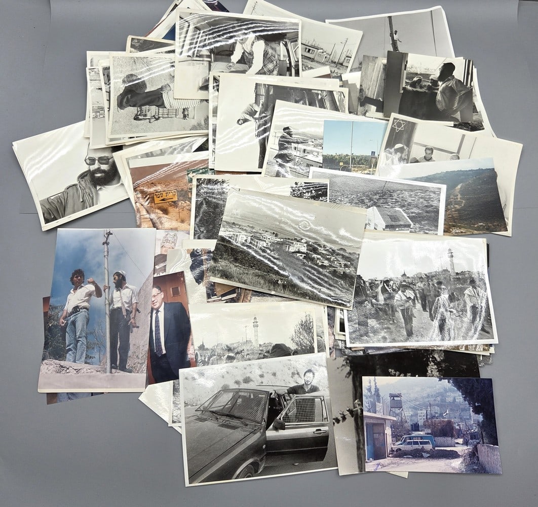 Rare! Large Collection of Photos Documenting Settlements and Outposts in Israel: Rare! Large and impressive collection documenting the establishment of settlements and outposts in Israel, circa 1980s-90s - Including: Immanuel, Ma'ale Amos, Tapuach, Mazor, Nahal outposts, Tel Rumei