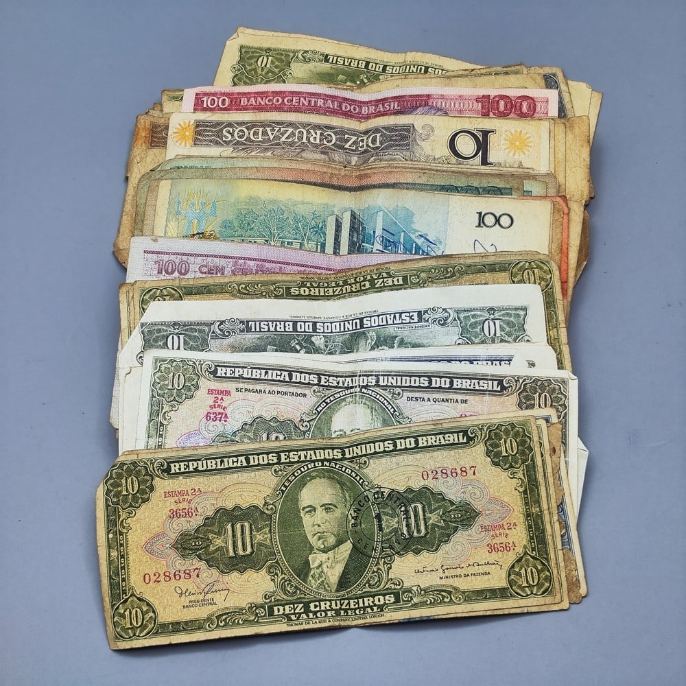Large assortment of Old Banknotes - Brazil (1 of 4)