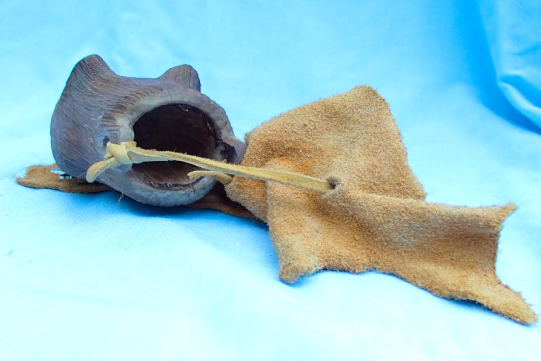 Hornbuckle 97 Wolf wood carving: Please see all photos