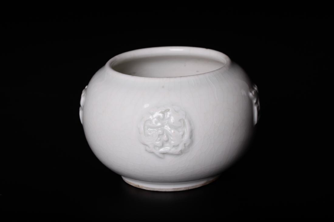 Chinese 18 century whiteÂ wash pot (1 of 9)