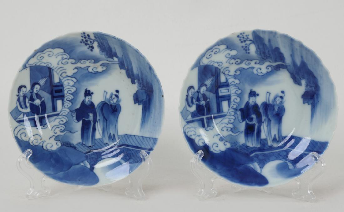 A PAIR OF CHINESE BLUE AND WHITE 'FLOWER' PLATES, WITH (1 of 8)